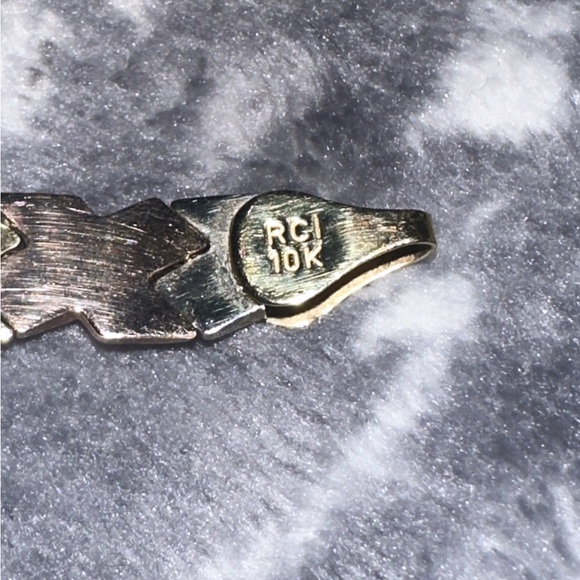 Ladies 10k woman’s bracelet. 7’ originally from Zales. Good tri-colored. - Picture 3 of 4